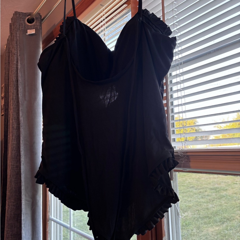 SHEIN Black Ruffle Trim Chemise